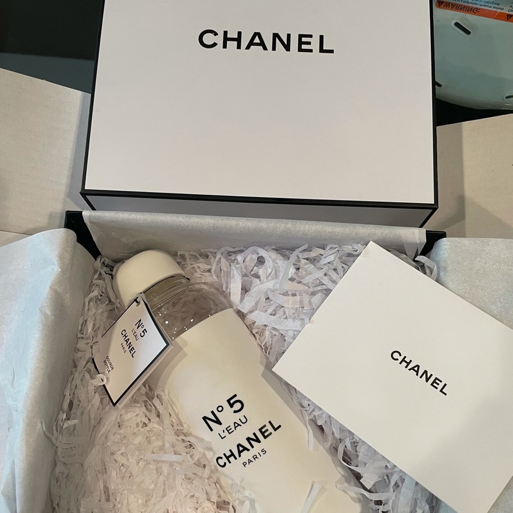 CHANEL N°5 L’EAU BOTTLE – FACTORY LIMITED EDITION
